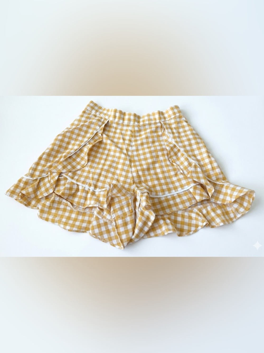 The Fifth Label women’s ruffle shorts.  Size M.